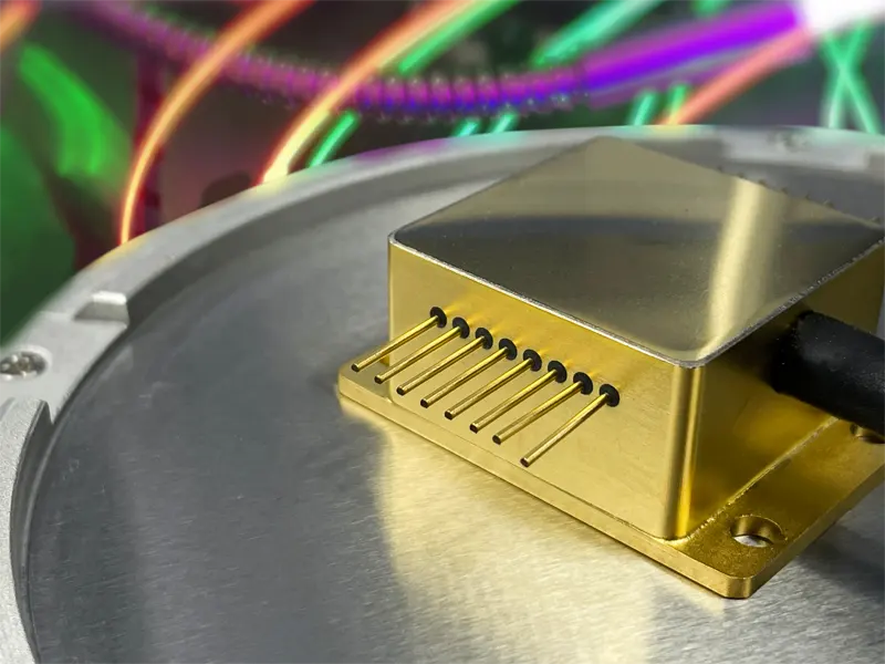 Sursă de lumină laser pentru sistemul de imagistică oftalmică